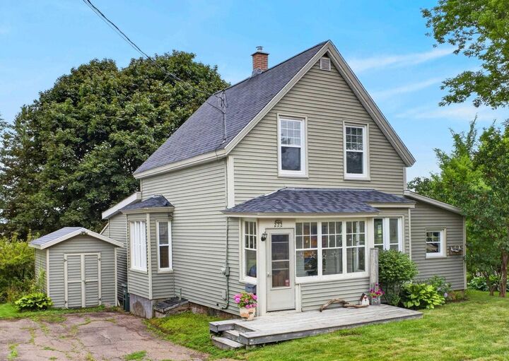 222 Victoria Street E — photo 1