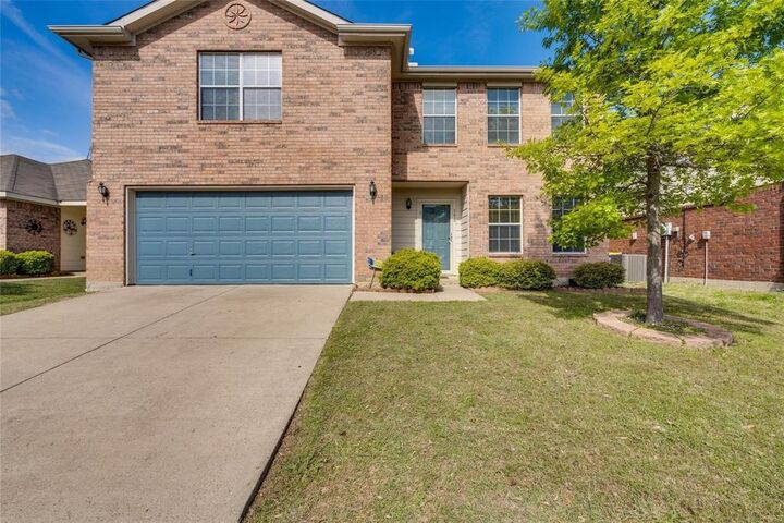 Property Photo: 158 Washington Way TX 76084