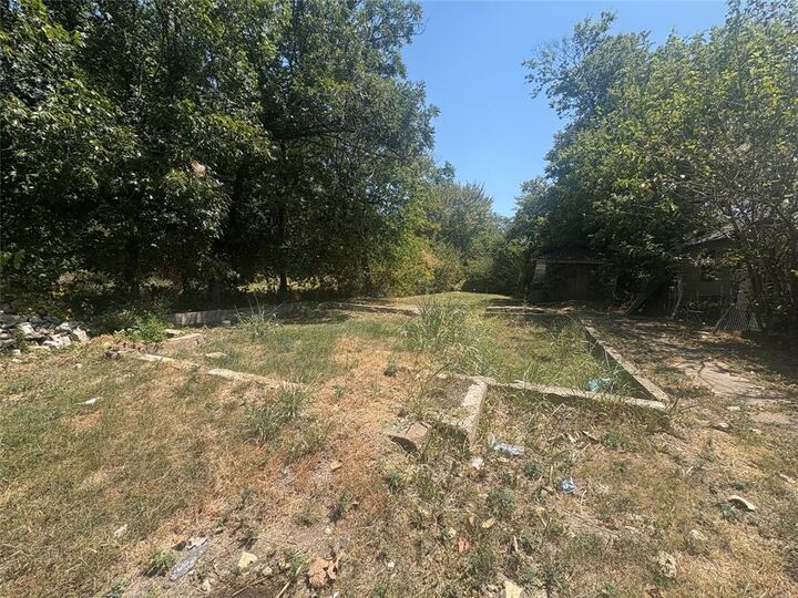 Property Photo:  2706 Prosperity Avenue  TX 75216 