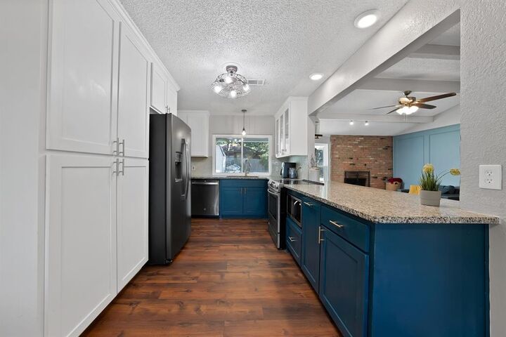 Property Photo: 5405 Pineridge Drive TX 76016