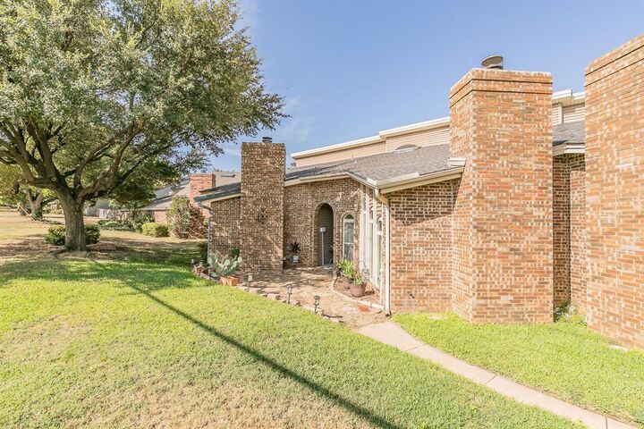 Property Photo: 400 S Fielder Road TX 76013