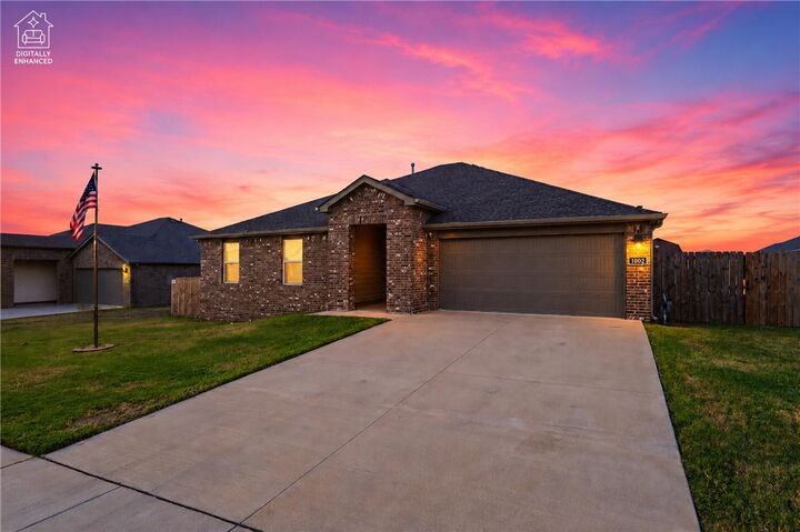 Property Photo:  1002 Emerald Street  AR 72753 