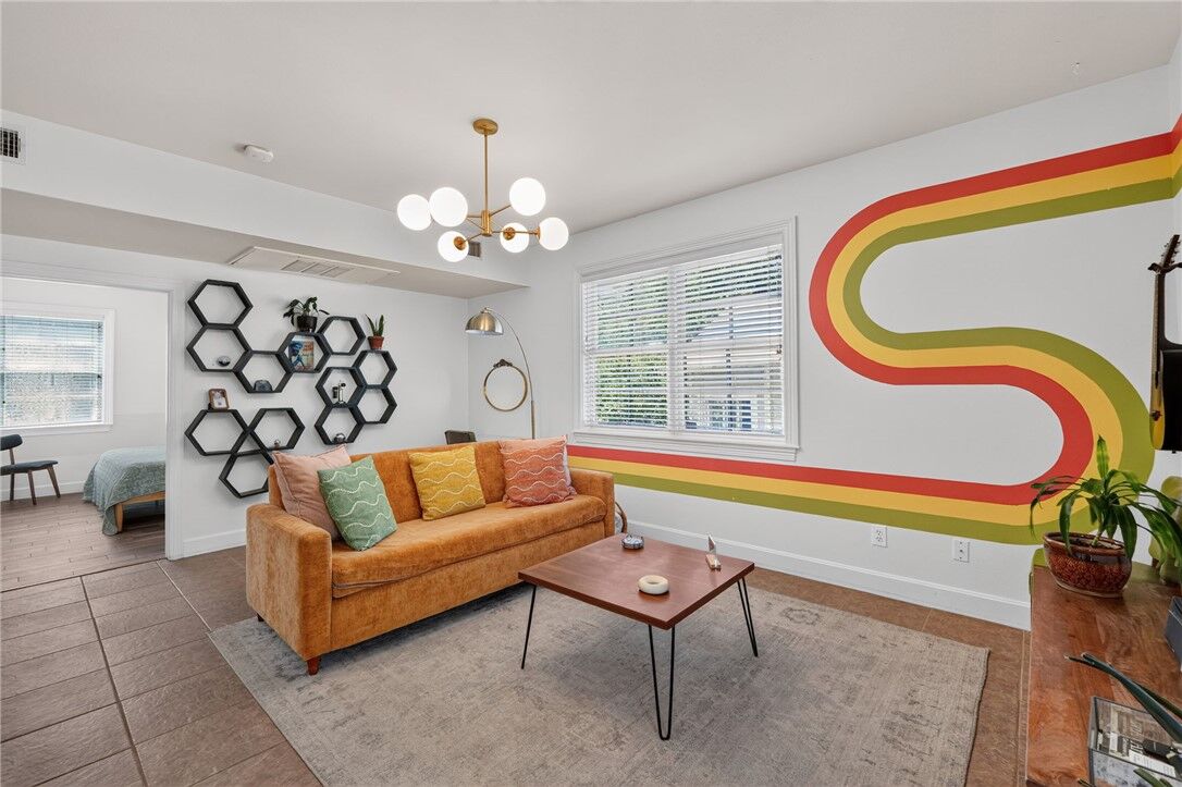 Property Photo:  204 N Shipley Alley 103  AR 72701 