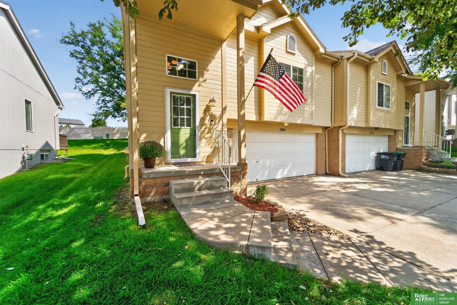 Property Photo: 15106 Camden Avenue NE 68116