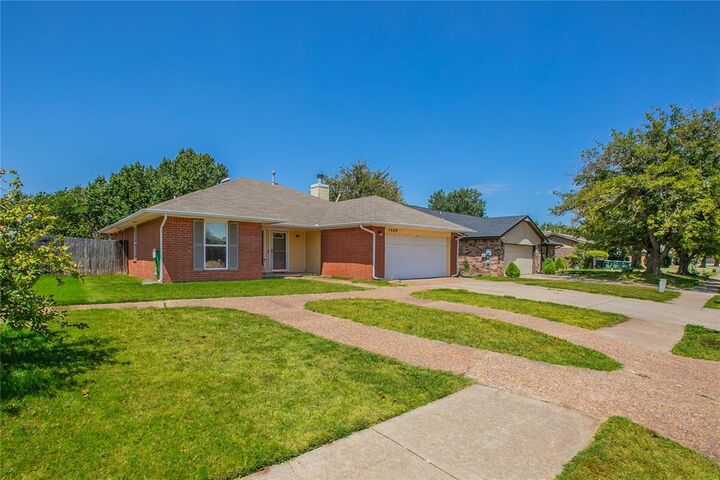 Property Photo: 1329 Greenfield Drive OK 73012