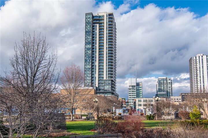 Property Photo:  60 Charles Street W 3104  ON N2G 0C9 