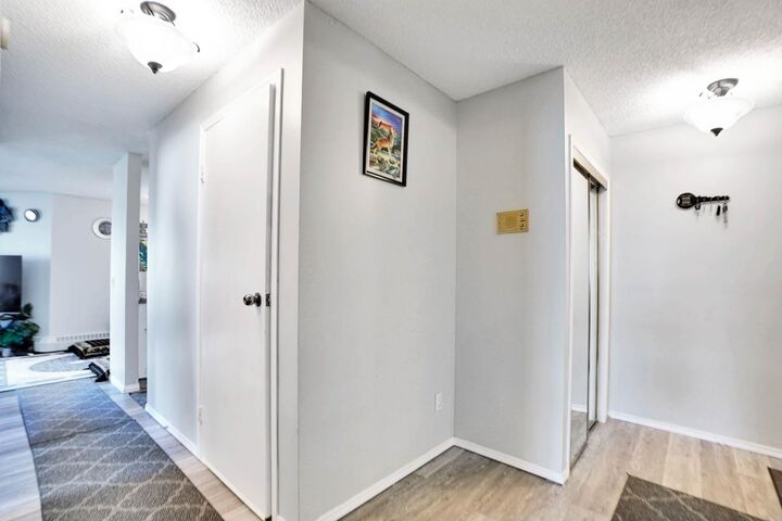 Property Photo:  110 20 Avenue NE 109  AB T2E 1P7 