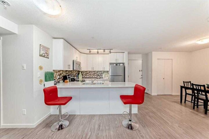 Property Photo:  181 Skyview Ranch Manor NE 3302  AB T3N 0V2 