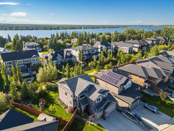 Property Photo:  193 Kinniburgh Way  AB T1X 0R8 