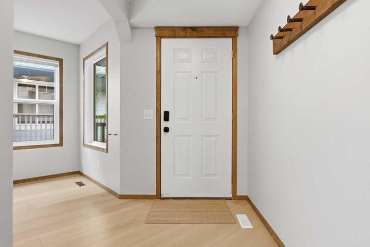 Property Photo: 38 Chapman Close SE AB T2X 3S8