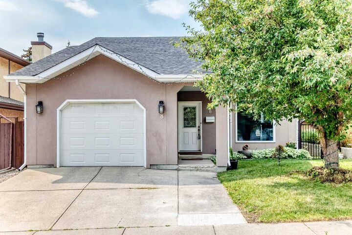 Property Photo: 8 Hawkfield Crescent NW AB T3G 1Z5
