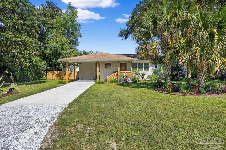 Property Photo: 16 S 72nd Ave FL 32506