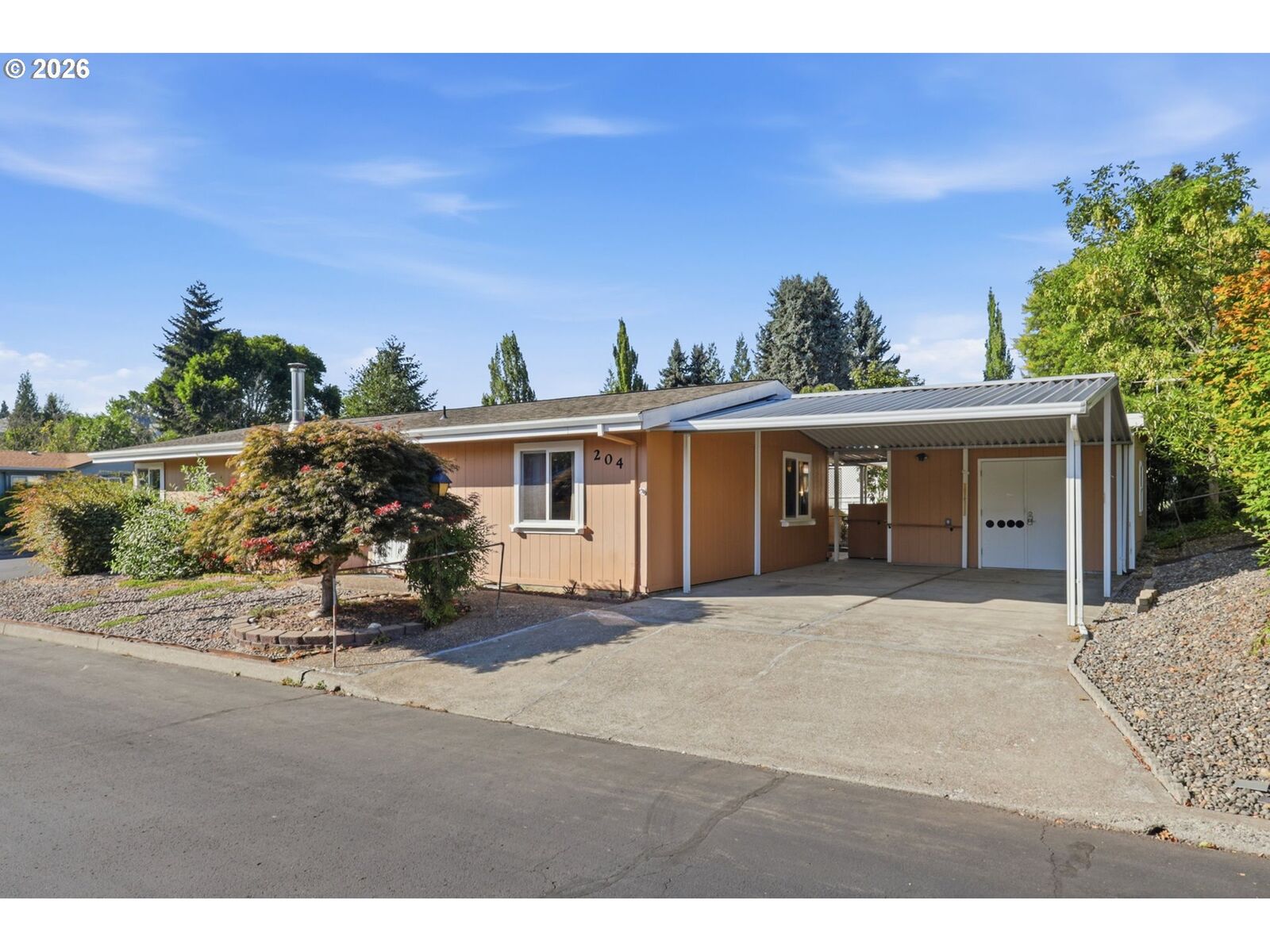 Property Photo: 100 SW 195th Ave 204 OR 97006