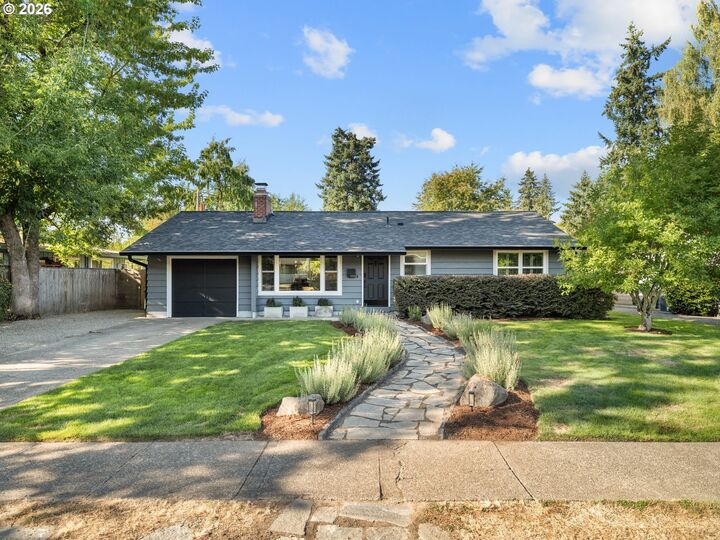 Property Photo: 13325 SW Pearl St OR 97005