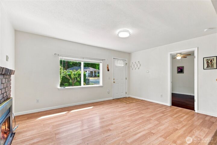 Property Photo: 14408 42nd Avenue W WA 98087