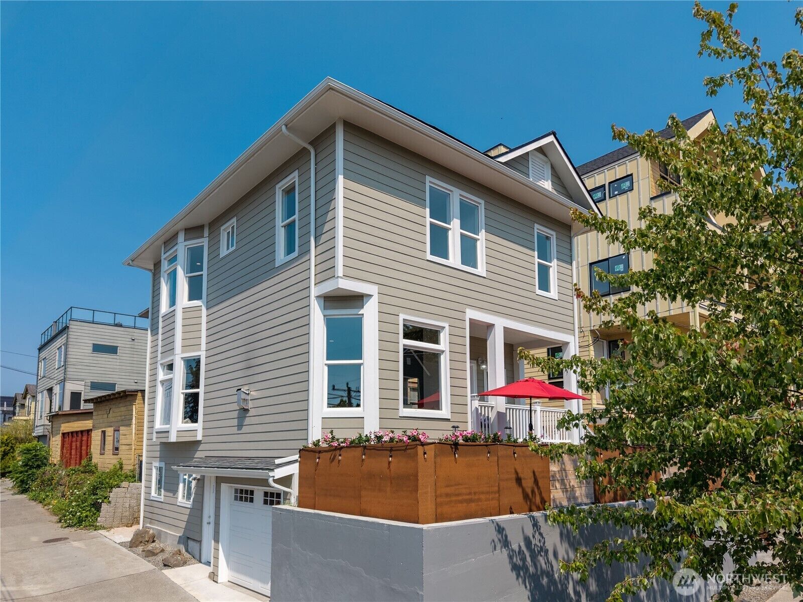 Property Photo:  2216 E Fir Street  WA 98122 