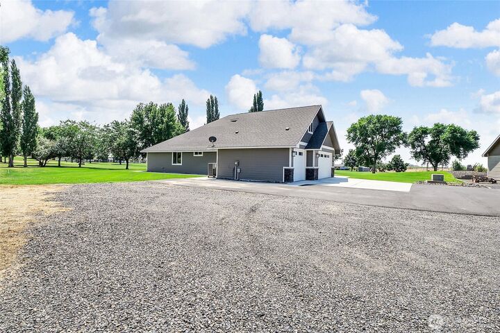 Property Photo:  16735  Handicap Lane SE  WA 98857 