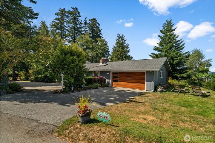 Property Photo:  780  Greenoch Loop  WA 98277 