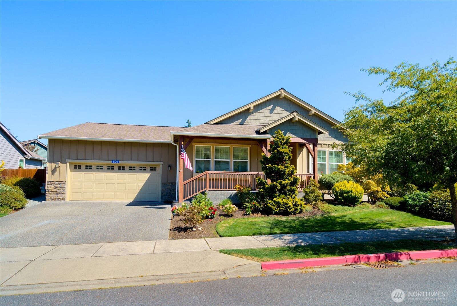 Property Photo:  506  Timberland Loop  WA 98273 