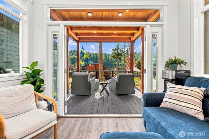 Property Photo: 990 S Lake Whatcom Boulevard 40 WA 98284