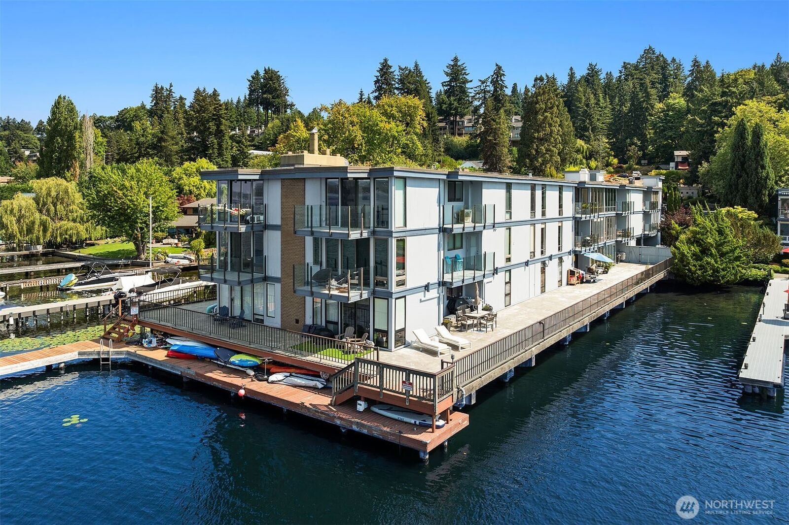 Property Photo:  4561  Lake Washington Boulevard NE 306  WA 98033 