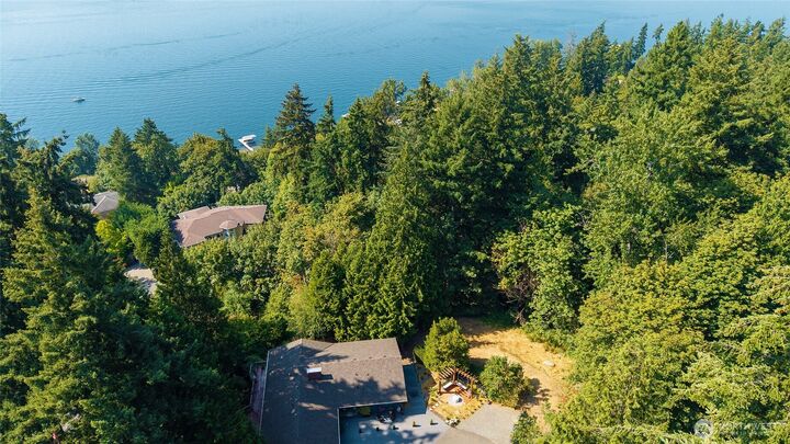 Property Photo:  20 Xx  192nd Avenue SE  WA 98075 