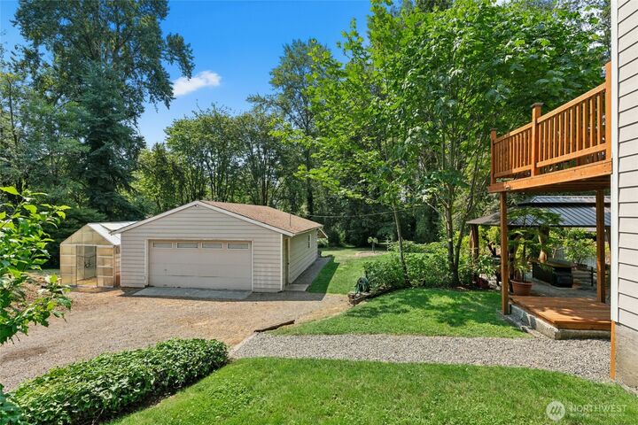 Property Photo: 18011 18005 83rd Avenue NE WA 98028