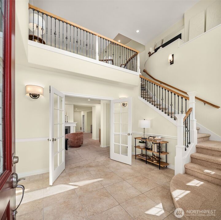 Property Photo:  6910  Pinehurst Avenue SE  WA 98065 