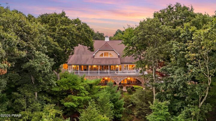 Property Photo:  126 Fox Run  PA 18464 