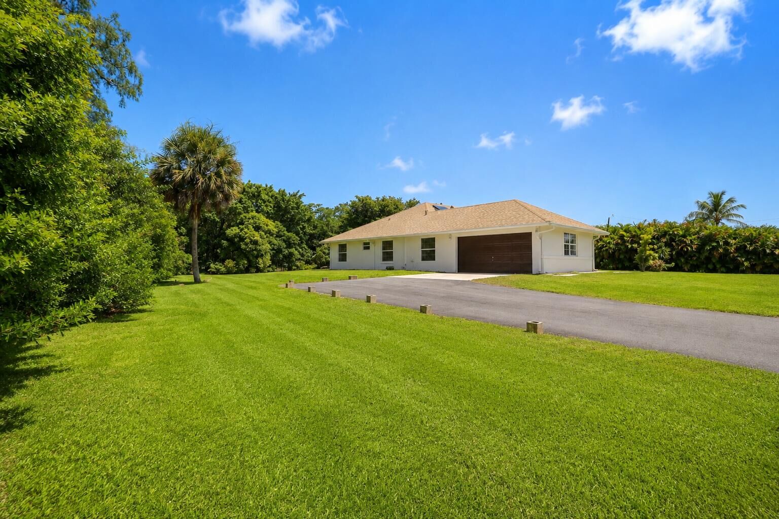 Property Photo: 16613 61st Place N FL 33470