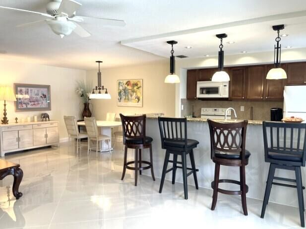 Property Photo: 1315 High Point Way SE B FL 33445