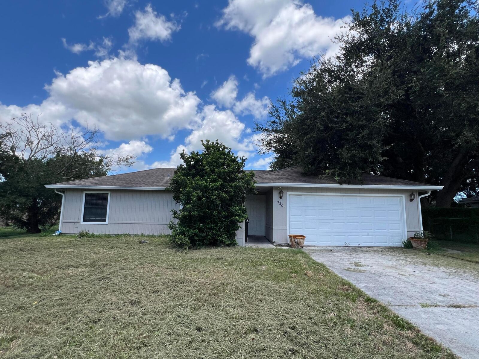 Property Photo:  720 3rd Street SW  FL 32962 