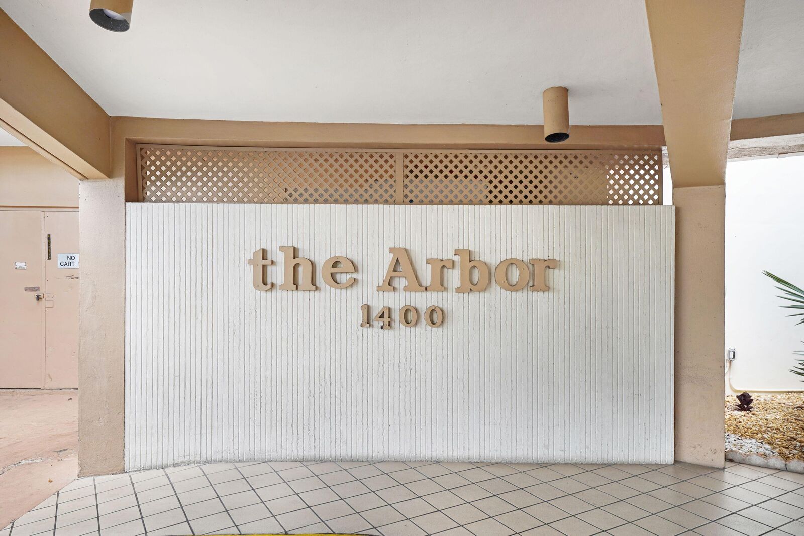 Property Photo:  1400 Saint Charles Place 624  FL 33026 