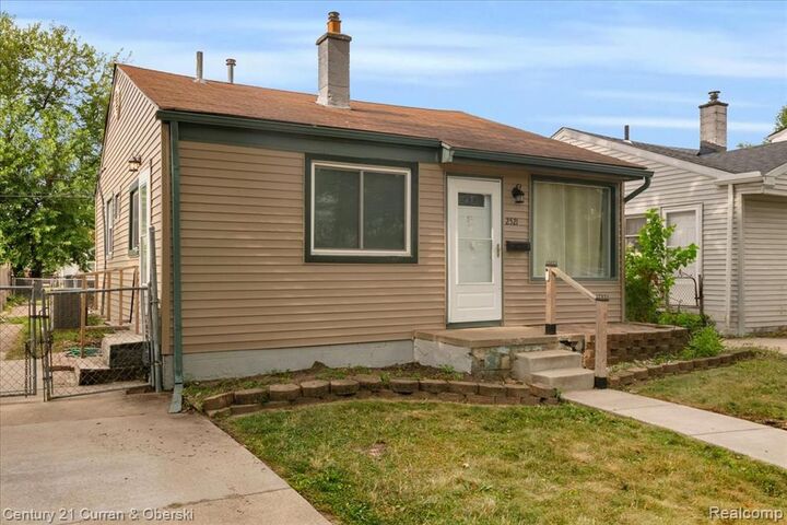 Property Photo:  2521 Fisher Street  MI 48122 