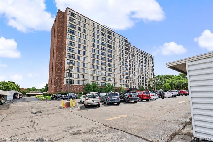 Property Photo:  21800 Morley Avenue 1206  MI 48124 