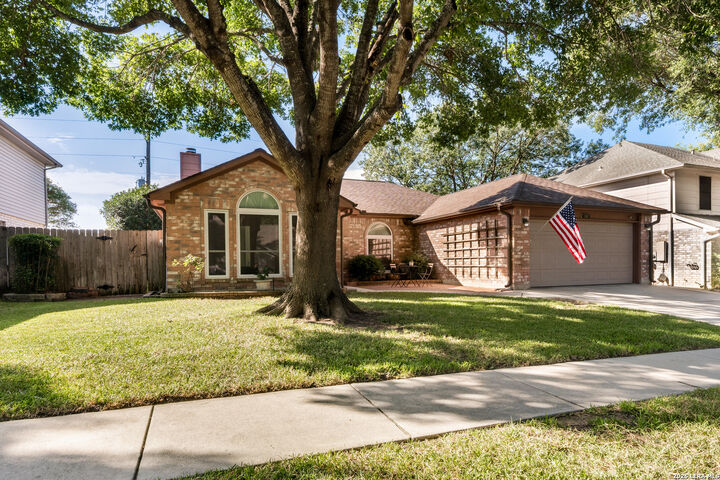Property Photo: 904 Dimrock TX 78154