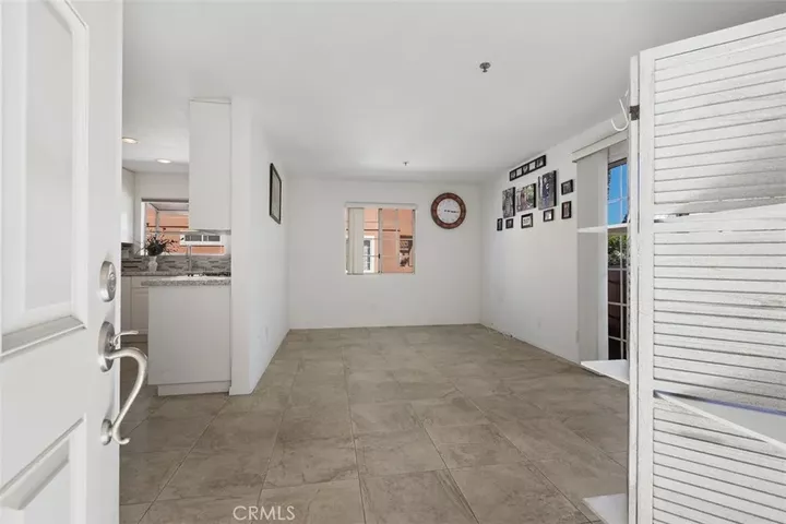 Property Photo: 409 Utica D43 CA 92648