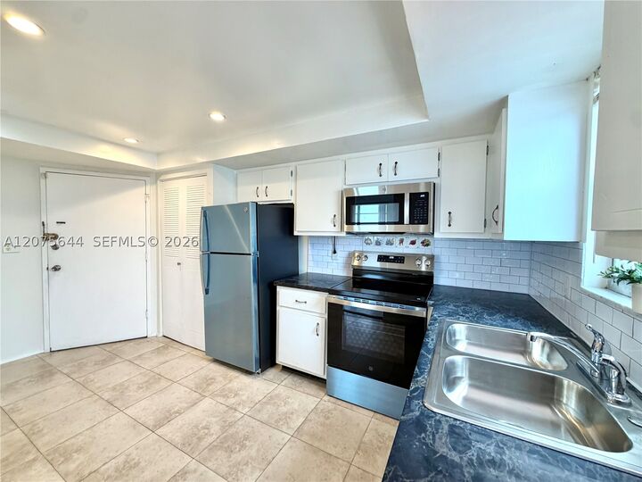 Property Photo: 1351 NE Miami Gardens Dr 626E FL 33179