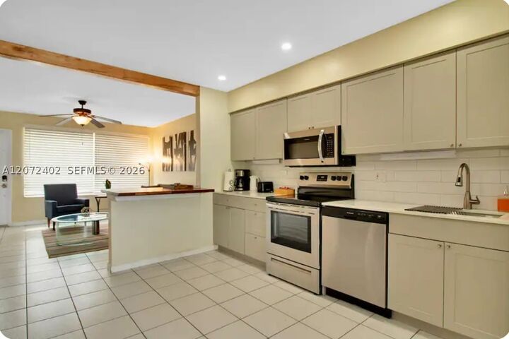Property Photo: 1031 SW 3rd St 1031 FL 33009