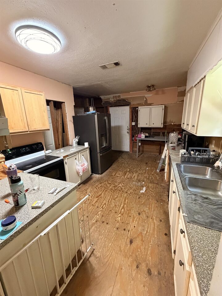 Property Photo: 1190 Glendale TX 77707