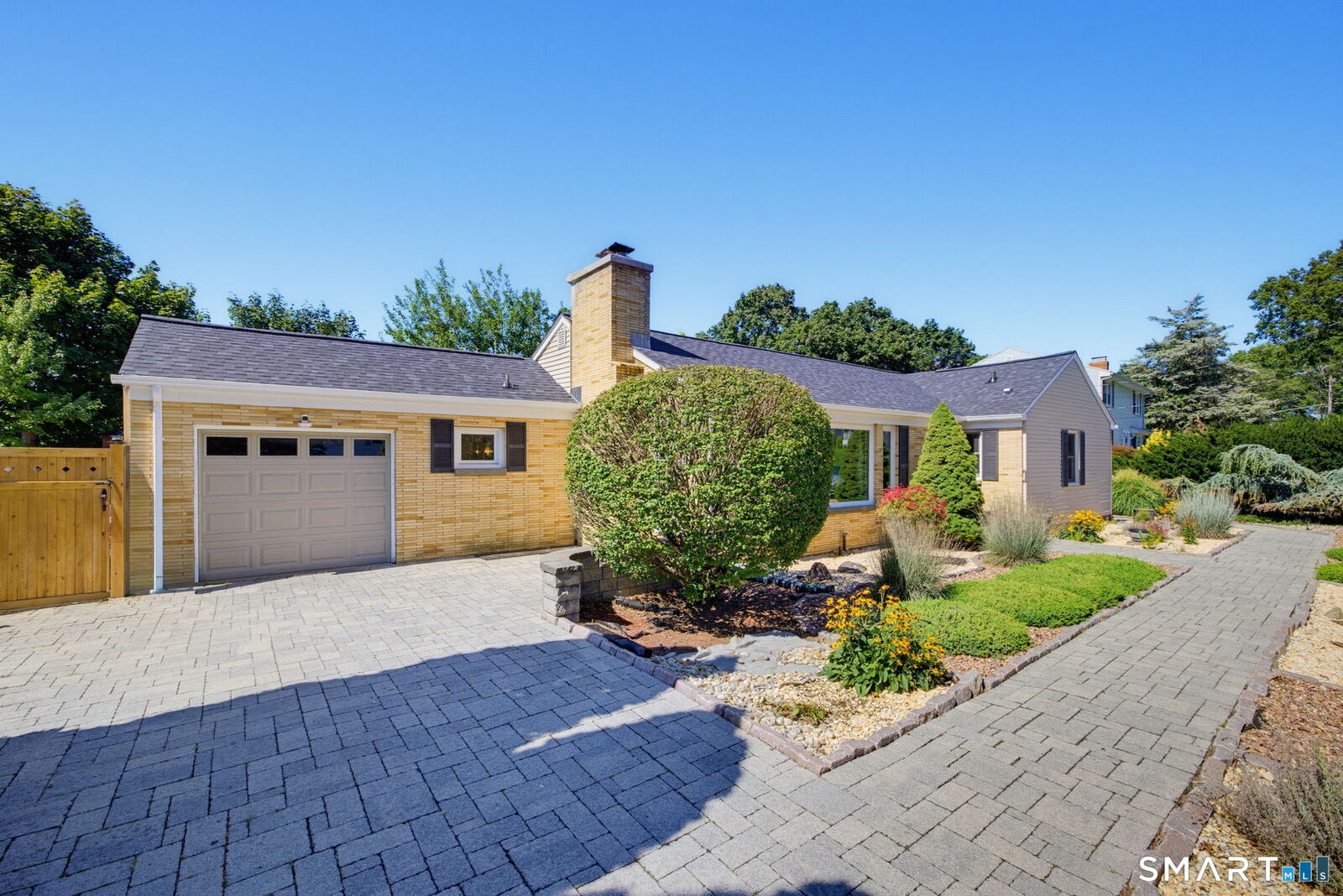 Property Photo:  75 Springdale Street  CT 06514 