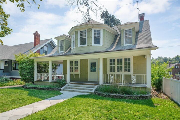 Property Photo:  337 W Euclid Ave  WA 99205 