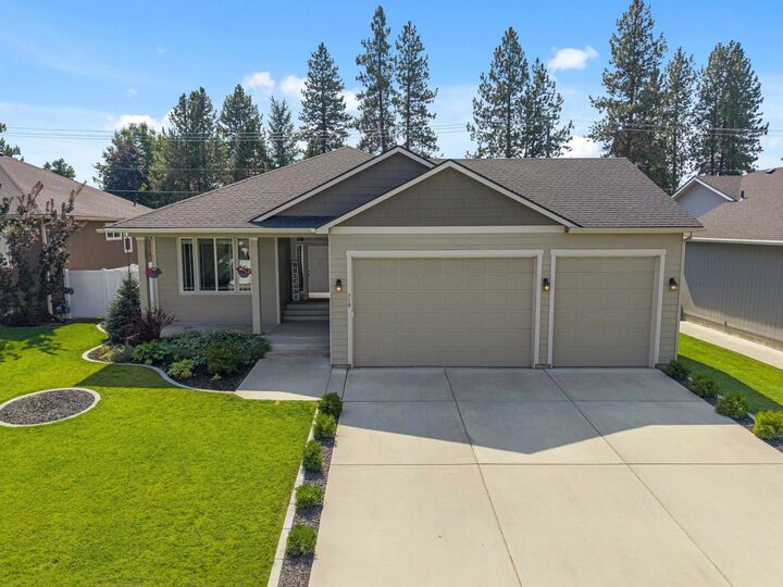 Property Photo:  710 E Belle Ln  WA 99005 