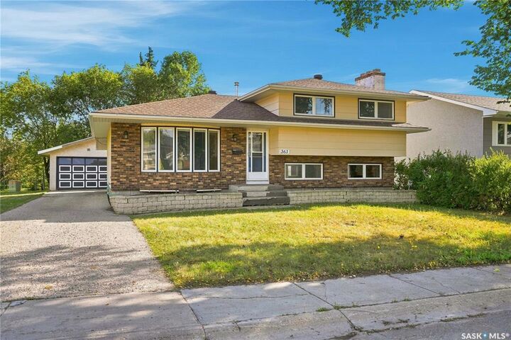 Property Photo:  363 Rodenbush Drive  SK S4R 6X5 