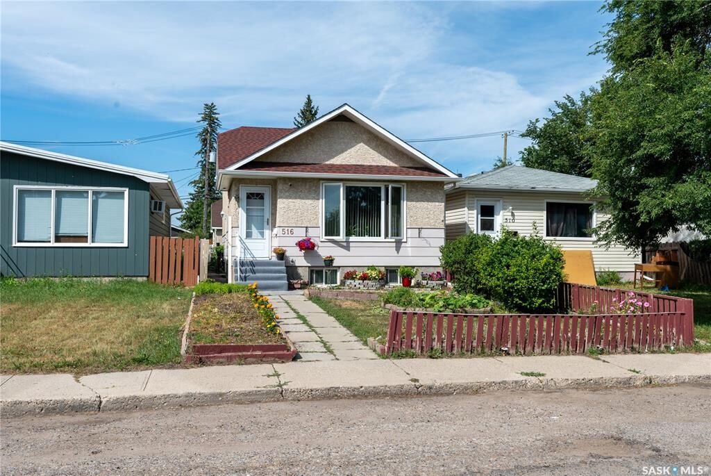 Property Photo: 516 Hamilton Street SK S4R 2A9