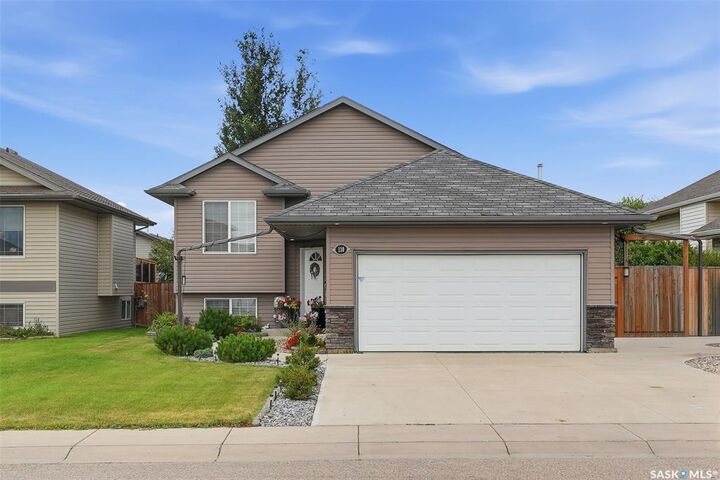 Property Photo: 110 Bennion Crescent SK S7W 0H1