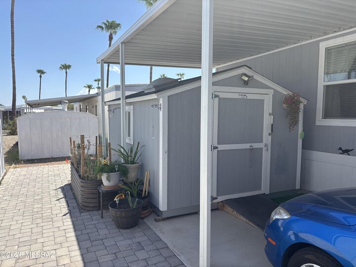 Property Photo:  4001 E Blacklidge Drive #6  AZ 85712 