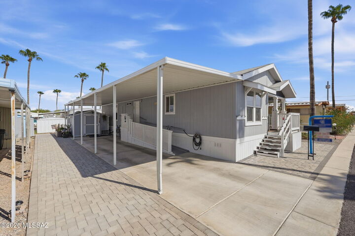 Property Photo: 4001 E Blacklidge Drive #6 AZ 85712