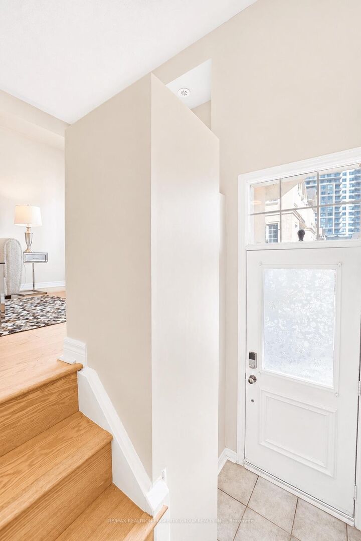 Property Photo: 1250 St. Martins Drive 27 ON L1W 0A2
