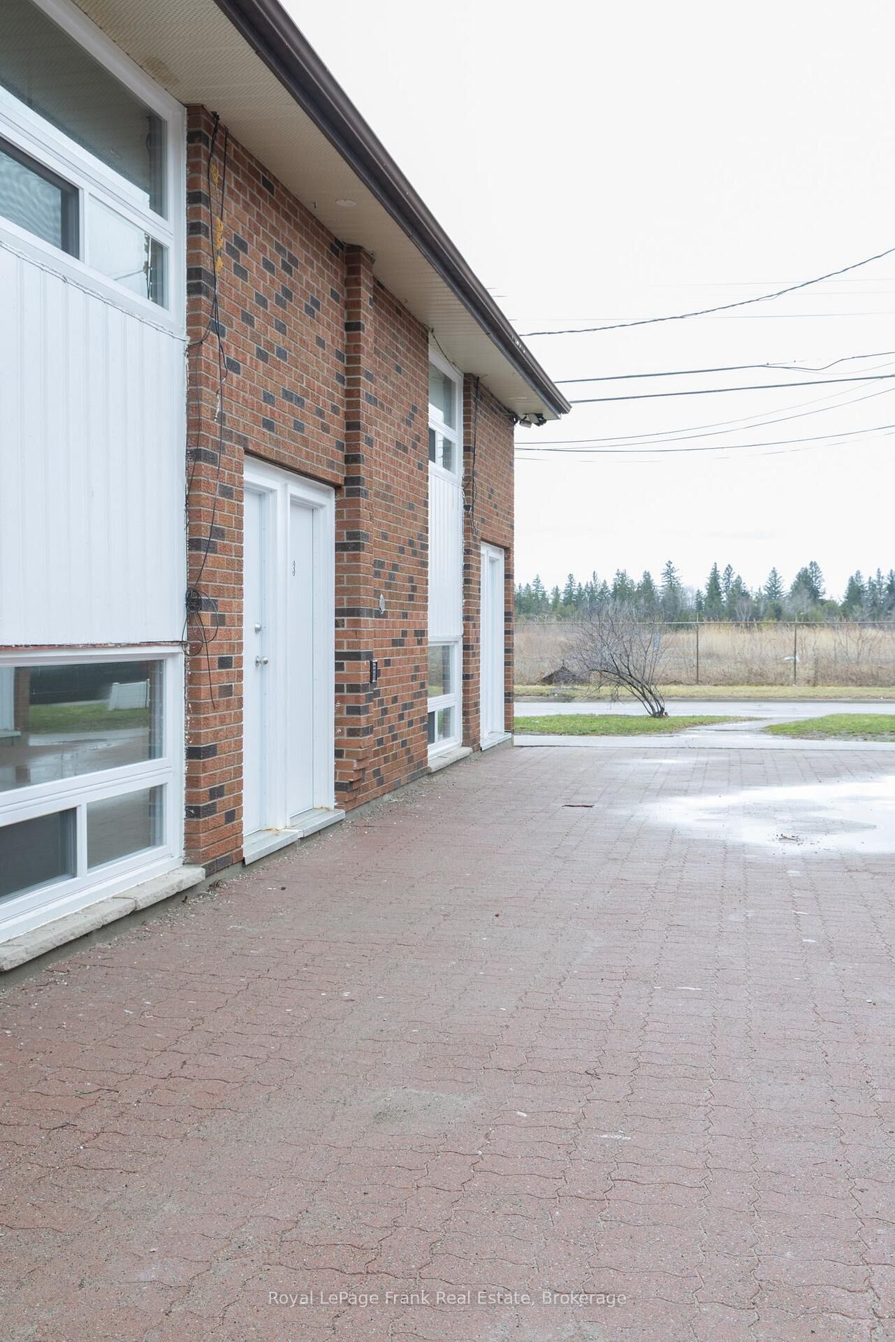 Property Photo:  84 Mary Street W 6  ON K9V 5G3 
